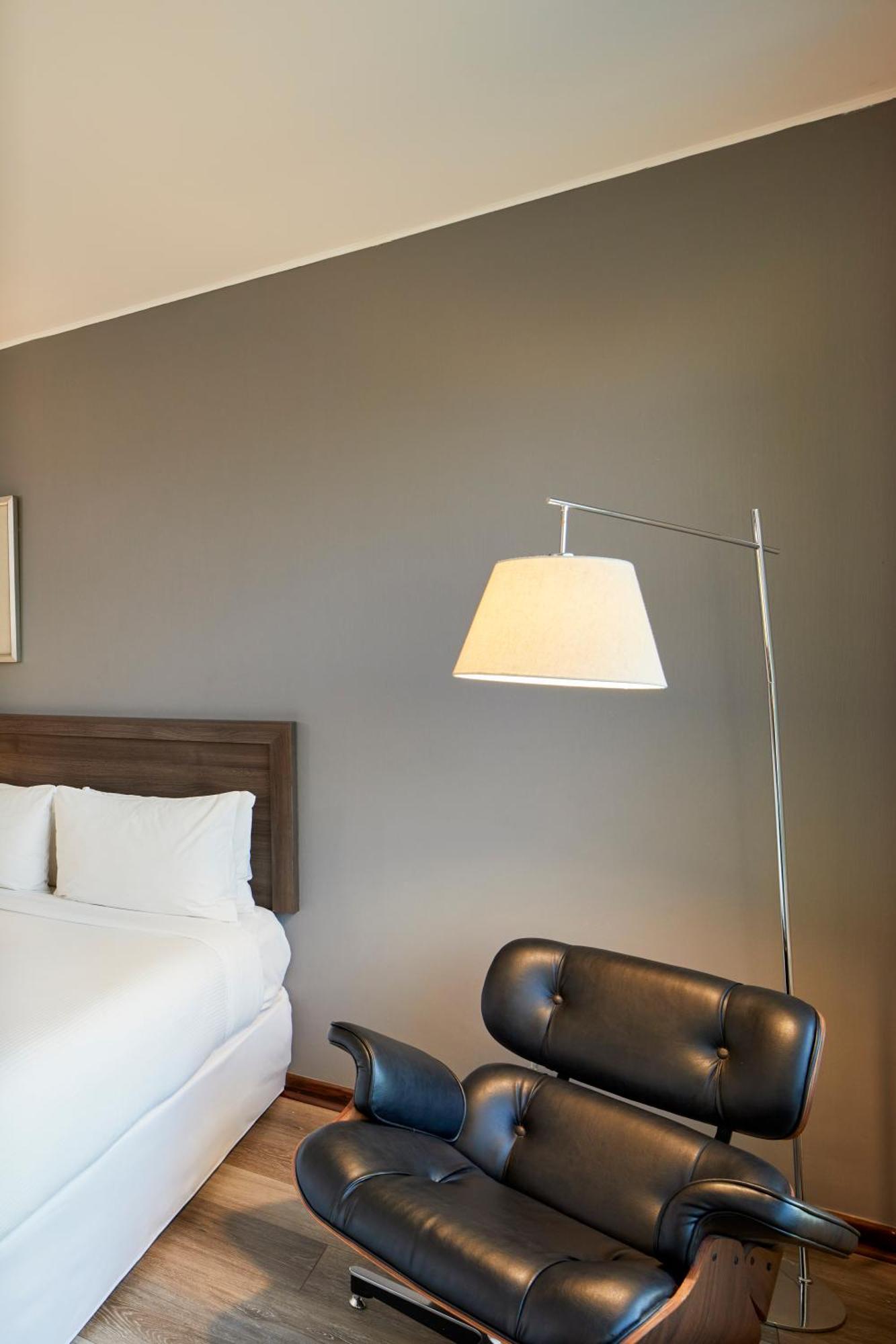 Hotel Plaza El Bosque Nueva Condes 4*