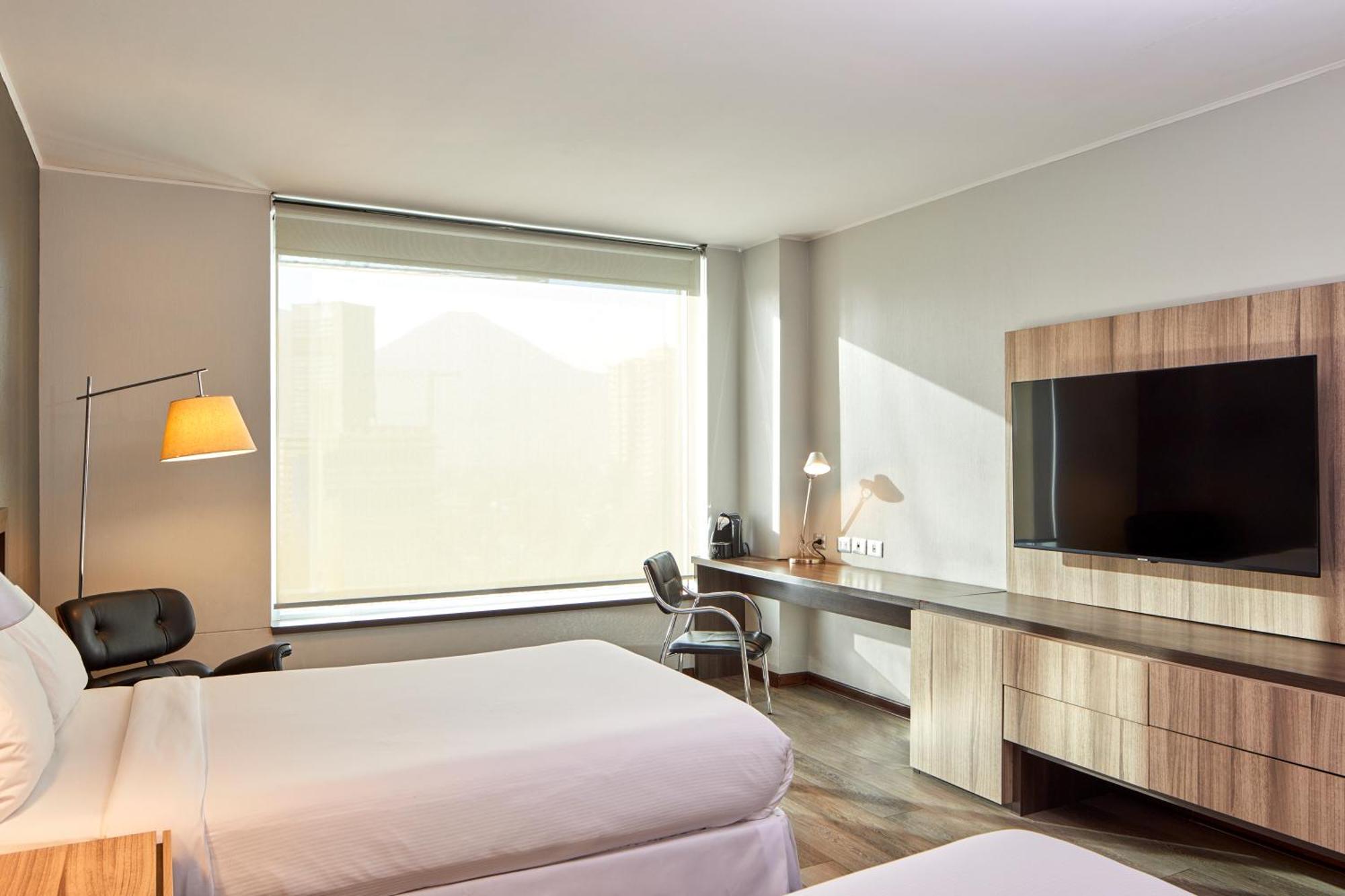 Hotel Plaza El Bosque Nueva Condes 4*